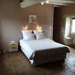 Le Domaine De Bella 3*