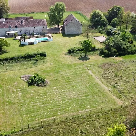 Le Domaine De Bella 3* Dange-Saint-Romain