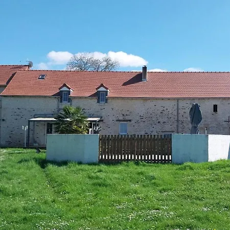 Le Domaine De Bella Frühstückspension Dange-Saint-Romain