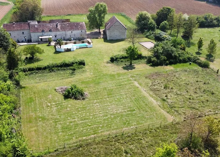 Le Domaine De Bella 3* Dange-Saint-Romain