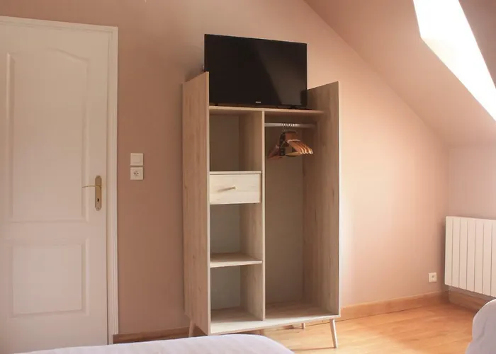 Le Domaine De Bella Bed and breakfast Dange-Saint-Romain